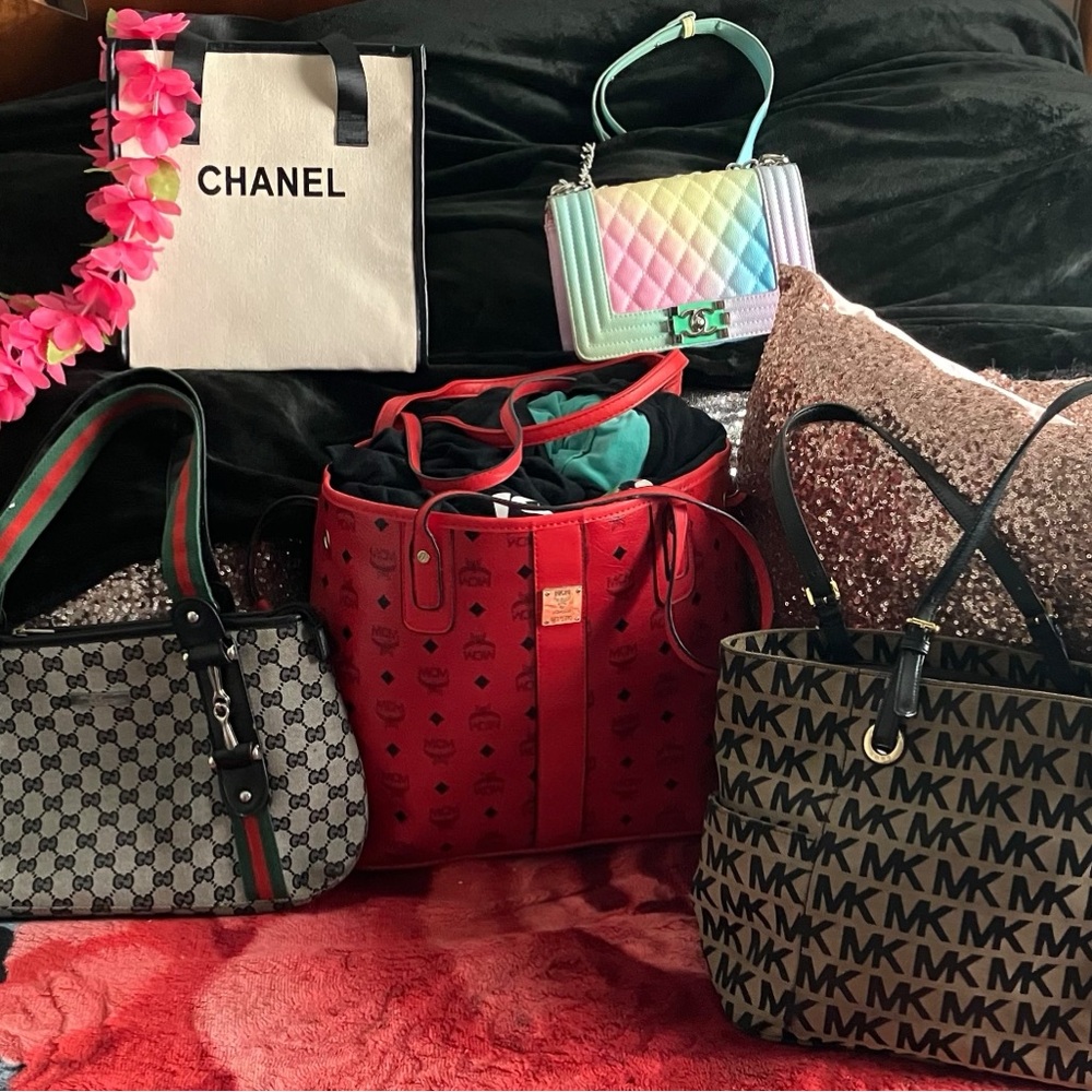 PURSES ,HANDBAGS. 2025
